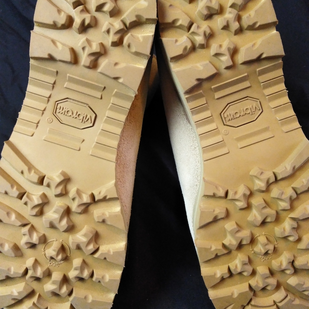 NWOT Army boots - Picture 5 of 6